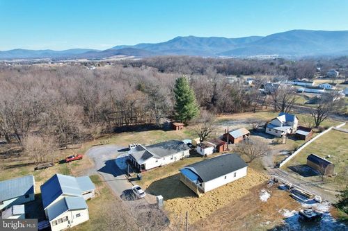 240 Deford Ave, STANLEY, VA, 22851-3746 | Card Image