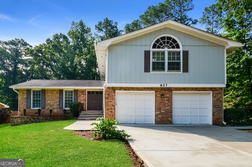 627 Rockborough Dr, Stone Mountain, GA, 30083-3811 | Card Image