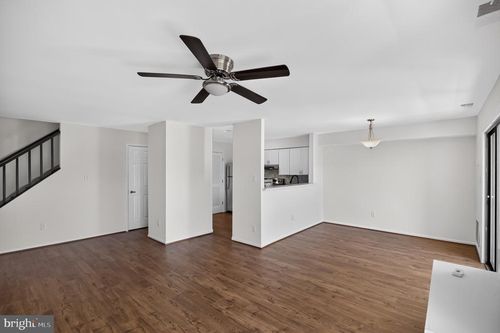 1056 Warwick Ct, STERLING, VA, 20164-4917 | Card Image