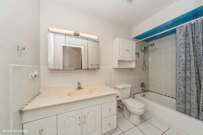 APT-101 - 1002 Castilian Ct, Condo with 2 bedrooms, 2 bathrooms and 1 parking in Glenview IL | Image 15