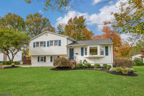 66 Evergreen Ave, New Providence, NJ, 07974-1315 | Card Image