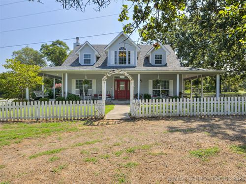 19110 Dripping Springs Rd, Okmulgee, OK, 74447-8667 | Card Image