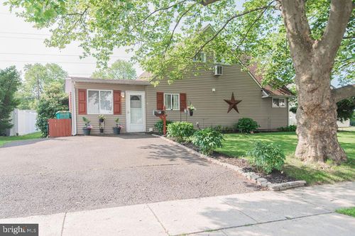 91 New School Ln, LEVITTOWN, PA, 19054-3405 | Card Image
