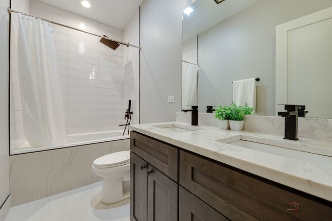 1S - 2500 N 74 Th Ave, Condo with 3 bedrooms, 3 bathrooms and 2 parking in Elmwood Park IL | Image 25