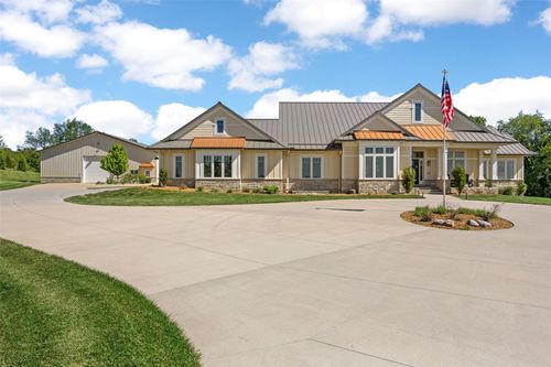 4210 Wright Brothers Blvd E, Ely, IA, 52227-9406 | Card Image