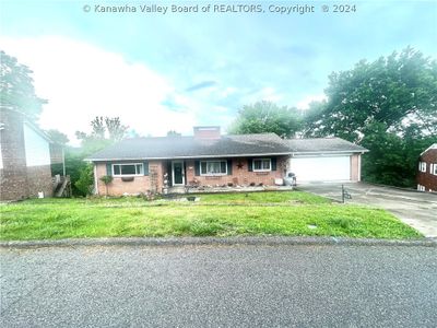 416 Sheridan Circle, House other with 4 bedrooms, 3 bathrooms and null parking in Charleston WV | Image 1