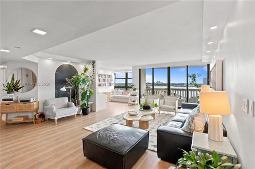 1402-1000 E Island Blvd, Aventura, FL, 33160-4944 | Card Image