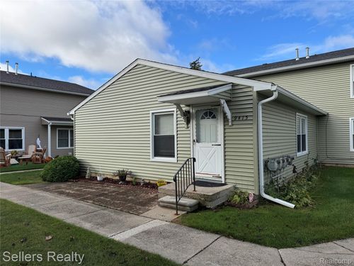 9415 Parkwood N, Davison, MI, 48423-1706 | Card Image