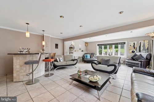 2208 Clover Dr, BROOMALL, PA, 19008-2819 | Card Image