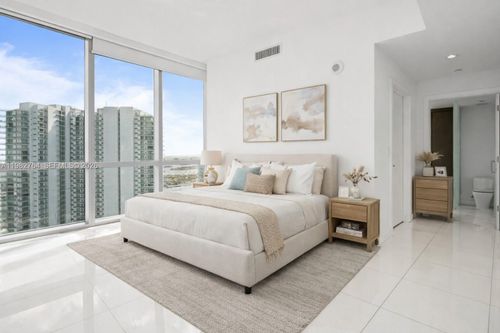 4801-851 Ne 1st Ave, Miami, FL, 33132-1861 | Card Image
