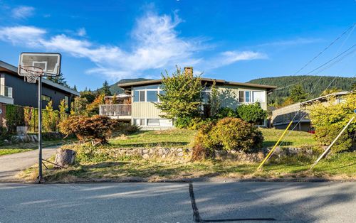 622 Croydon Pl, North Vancouver, BC, V7N3A1 | Card Image