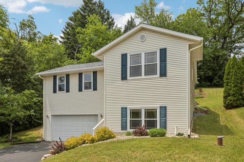 34116 Valley Drive, Burlington, WI, 53105 | Card Image