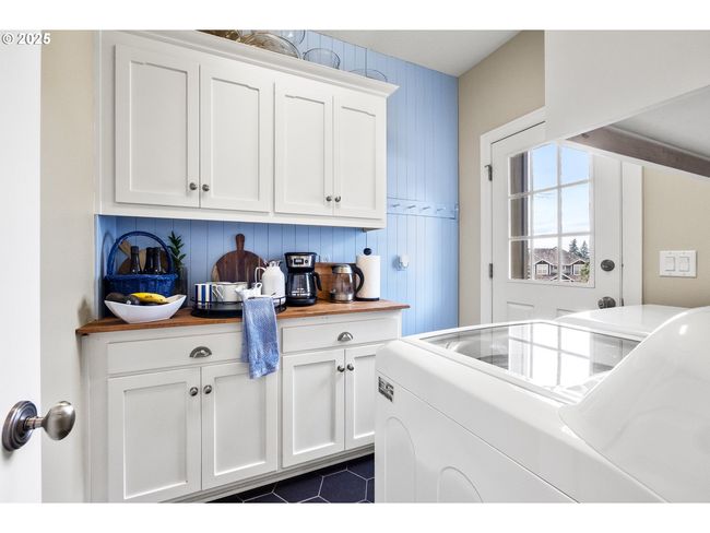 2115 Fircrest Dr, House other with 4 bedrooms, 3 bathrooms and 2 parking in West Linn OR | Image 18