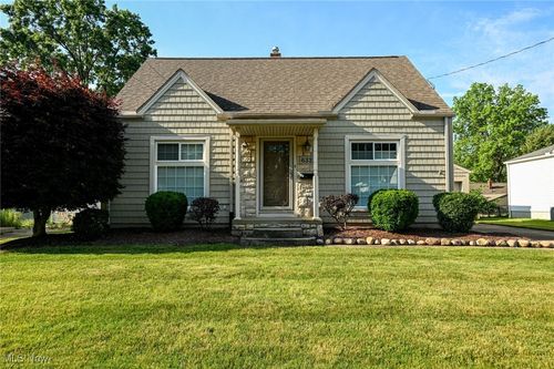 632 E Paige Avenue, Barberton, OH, 44203 | Card Image