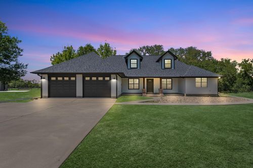 cr438-16610 Meadow Ln, Danbury, TX, 77534-9775 | Card Image