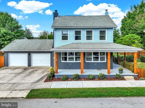 29 W Main St, HERSHEY, PA, 17033-2443 | Card Image