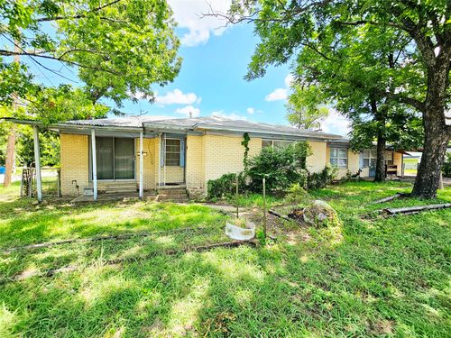 310 W Milam St, Mexia, TX, 76667-2153 | Card Image