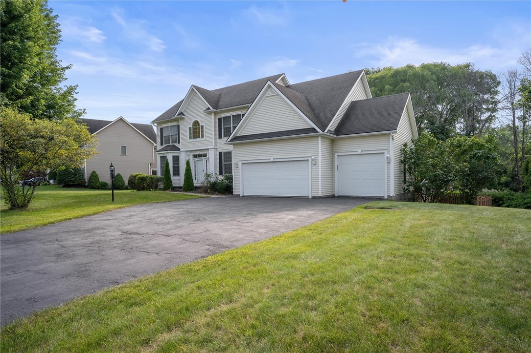 Hampstead Dr, Webster, NY 14580