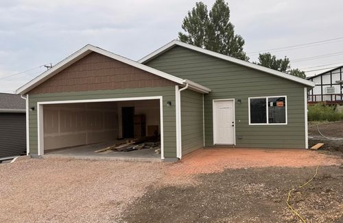 827 Heritage St, Belle Fourche, SD, 57717-4411 | Card Image