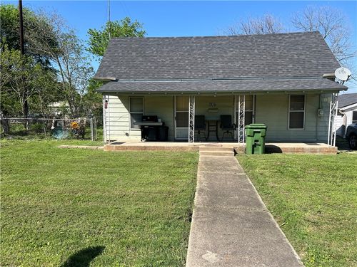 407 E Pine St, West, TX, 76691-1625 | Card Image