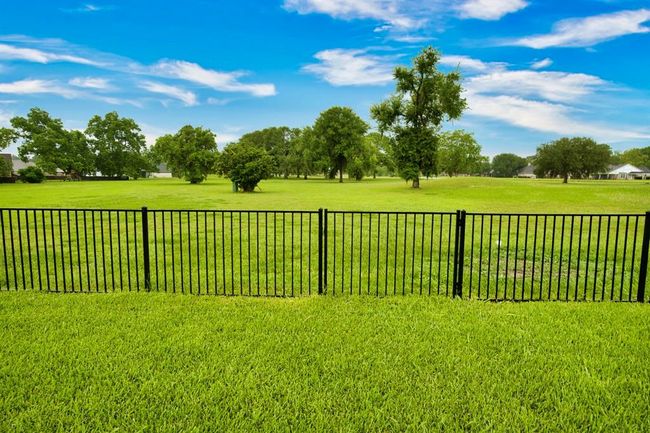 455 Green Meadows Dr, House other with 4 bedrooms, 3 bathrooms and 3 parking in West Columbia TX | Image 30