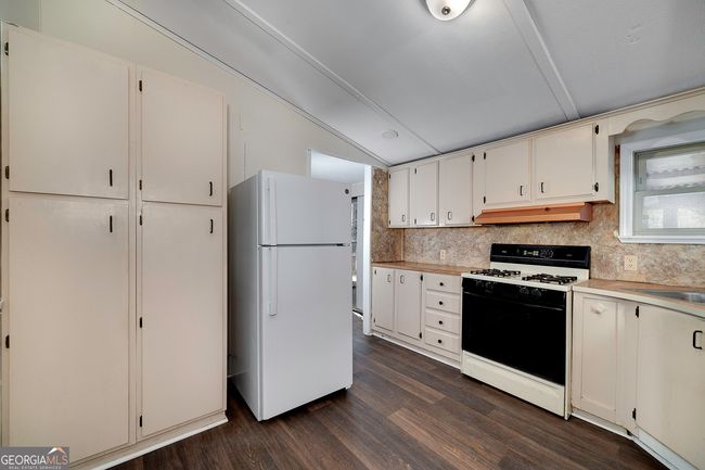 252 Lakeview Dr, House other with 3 bedrooms, 2 bathrooms and 2 parking in Locust Grove GA | Image 17