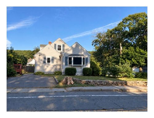 2 Whitman St, Smithfield, RI, 02917-3814 | Card Image