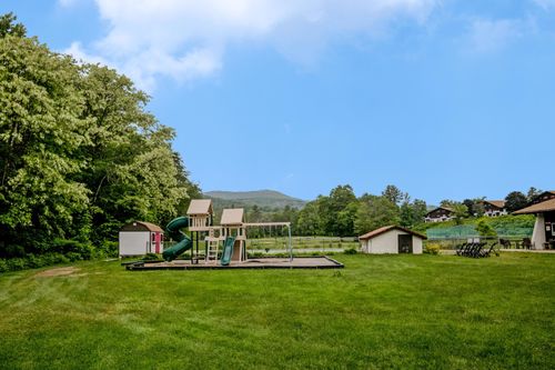 p5-18 Sandtrap Loop, Bartlett, NH, 03812 | Card Image