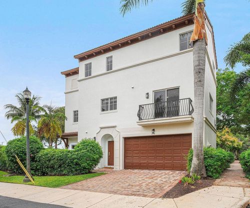 674 Nw Library Commons Way, Boca Raton, FL, 33432-3837 | Card Image