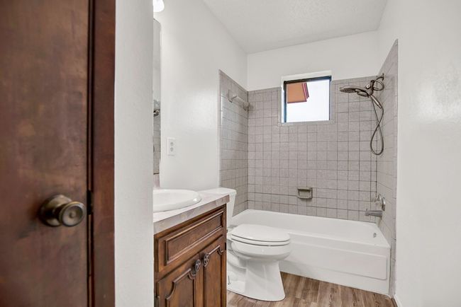Bathroom 3 of 3 | Image 23