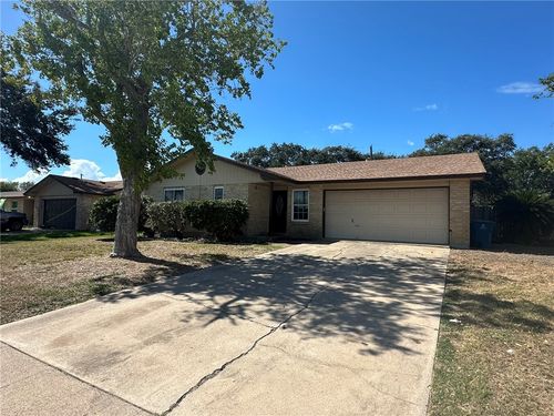 1113 Memorial Pkwy, Portland, TX, 78374-1911 | Card Image