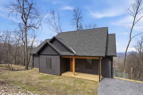 377 Windy Way, FRONT ROYAL, VA, 22630-6017 | Card Image