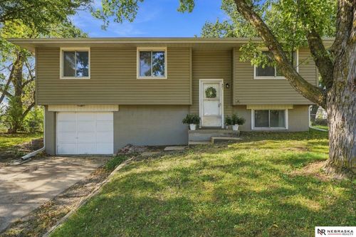 801 Prairie Ct, Hickman, NE, 68372-9787 | Card Image