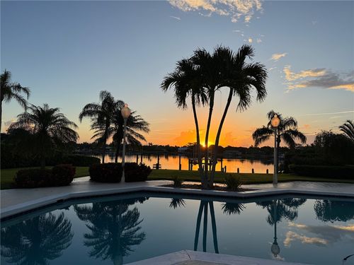 240 Springline Dr, Vero Beach, FL, 32963-2947 | Card Image