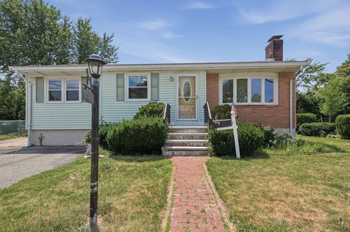 12 Bennett Rd, Watertown, MA, 02472-3133 | Card Image