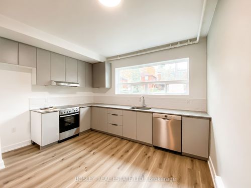 9-14 Wadsworth Blvd, York, ON, M9N2G2 | Card Image