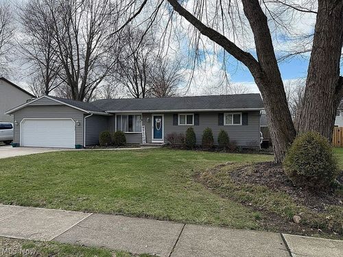 530 Maple Ave, Sheffield Lake, OH, 44054-1712 | Card Image
