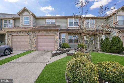 47 Knighton Ln, MOUNT LAUREL, NJ, 08054-2682 | Card Image