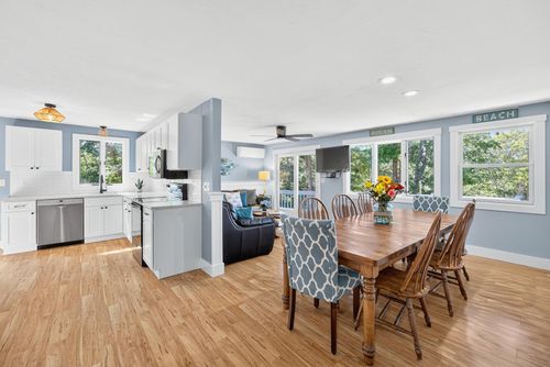 24 Jae Rd, Falmouth, MA, 02540-4341 | Card Image