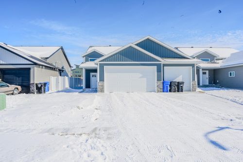 7330 26th St S, Fargo, ND, 58104-4639 | Card Image