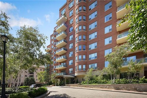 apt-207-4950 Central St, Kansas City, MO, 64112-2524 | Card Image