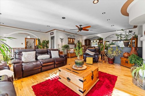 11124 110a Ave Nw, Edmonton, AB, T5H1K1 | Card Image