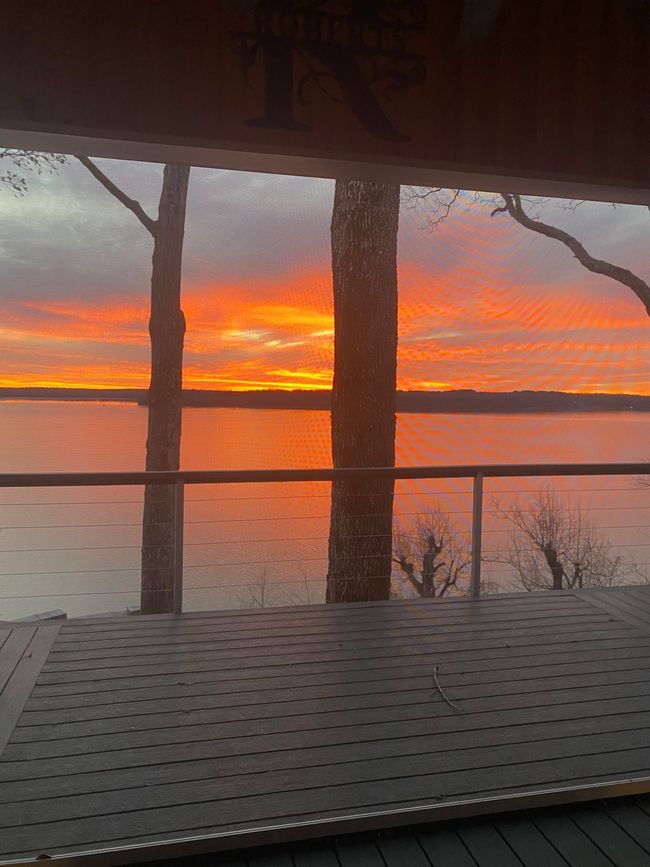 591 Shore Dr, House other with 3 bedrooms, 2 bathrooms and 2 parking in Big Sandy TN | Image 74