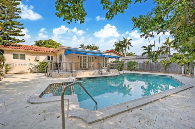 111 E 1st Ct, House other with 3 bedrooms, 3 bathrooms and null parking in Miami Beach FL | Image 4