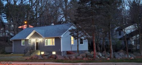 189 Stonegate Ln, Stanhope, NJ, 07874-2712 | Card Image