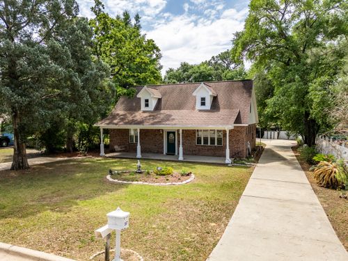 367 Okaloosa Ave, Valparaiso, FL, 32580-1250 | Card Image
