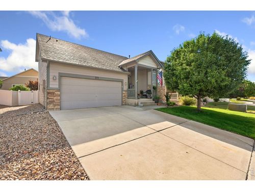 375 Shadowbrook Dr, Windsor, CO, 80550-3260 | Card Image