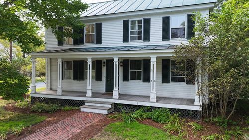 18 Elm St, Norwich, VT, 05055-9446 | Card Image