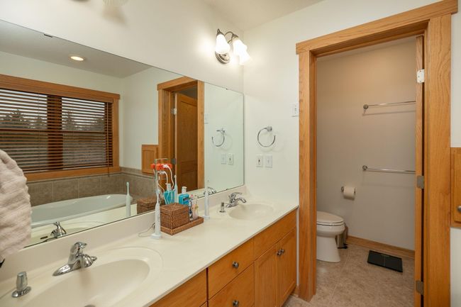24-web-or-mls-24-Primary Bathroom.jpg | Image 24