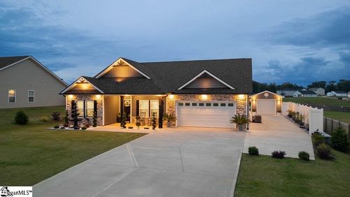 223 R C Thompson Rd, chesnee, SC, 29323-8495 | Card Image